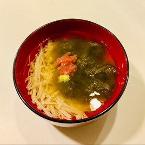 簡単！わさび菜と梅とろろ昆布のお吸い物